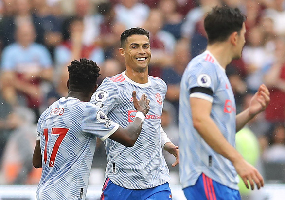 Danh thủ Ronaldo