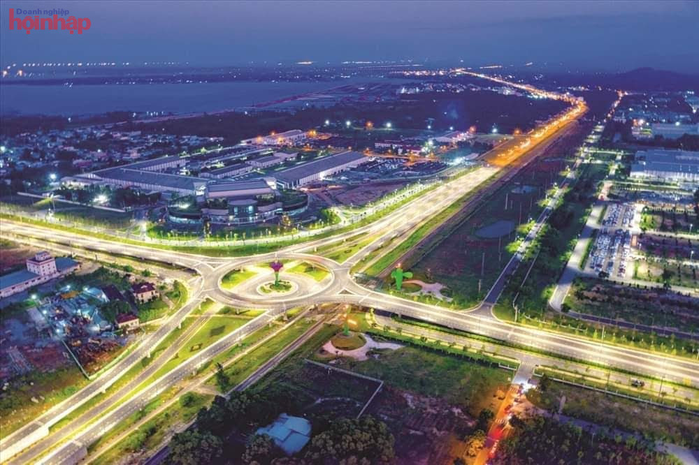 Như vậy, Khu kinh tế mở Chu Lai sẽ c&amp;oacute; ba đ&amp;ocirc; thị tương đương đ&amp;ocirc; thị loại 2 gồm: Khu đ&amp;ocirc; thị N&amp;uacute;i Th&amp;agrave;nh, Khu đ&amp;ocirc; thị Tam Anh v&amp;agrave; Khu đ&amp;ocirc; thị Đ&amp;ocirc;ng Tam Kỳ.