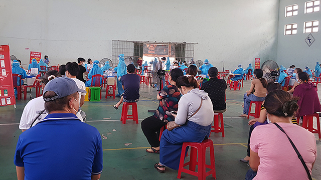 Đà Nẵng gấp rút triển khai tiêm vắc xin phủ kín toàn địa bàn. Đà Nẵng gấp rút triển khai tiêm vắc xin phủ kín toàn địa bàn.