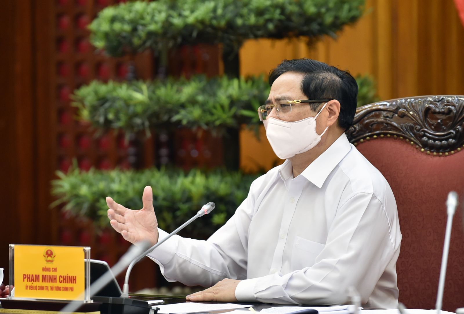 Thủ tướng Phạm Minh Ch&amp;iacute;nh y&amp;ecirc;u cầu Bộ N&amp;ocirc;ng nghiệp v&amp;agrave; Ph&amp;aacute;t triển n&amp;ocirc;ng th&amp;ocirc;n tập trung giải ph&amp;aacute;p để kh&amp;ocirc;ng đứt g&amp;atilde;y chuỗi sản xuất n&amp;ocirc;ng nghiệp.