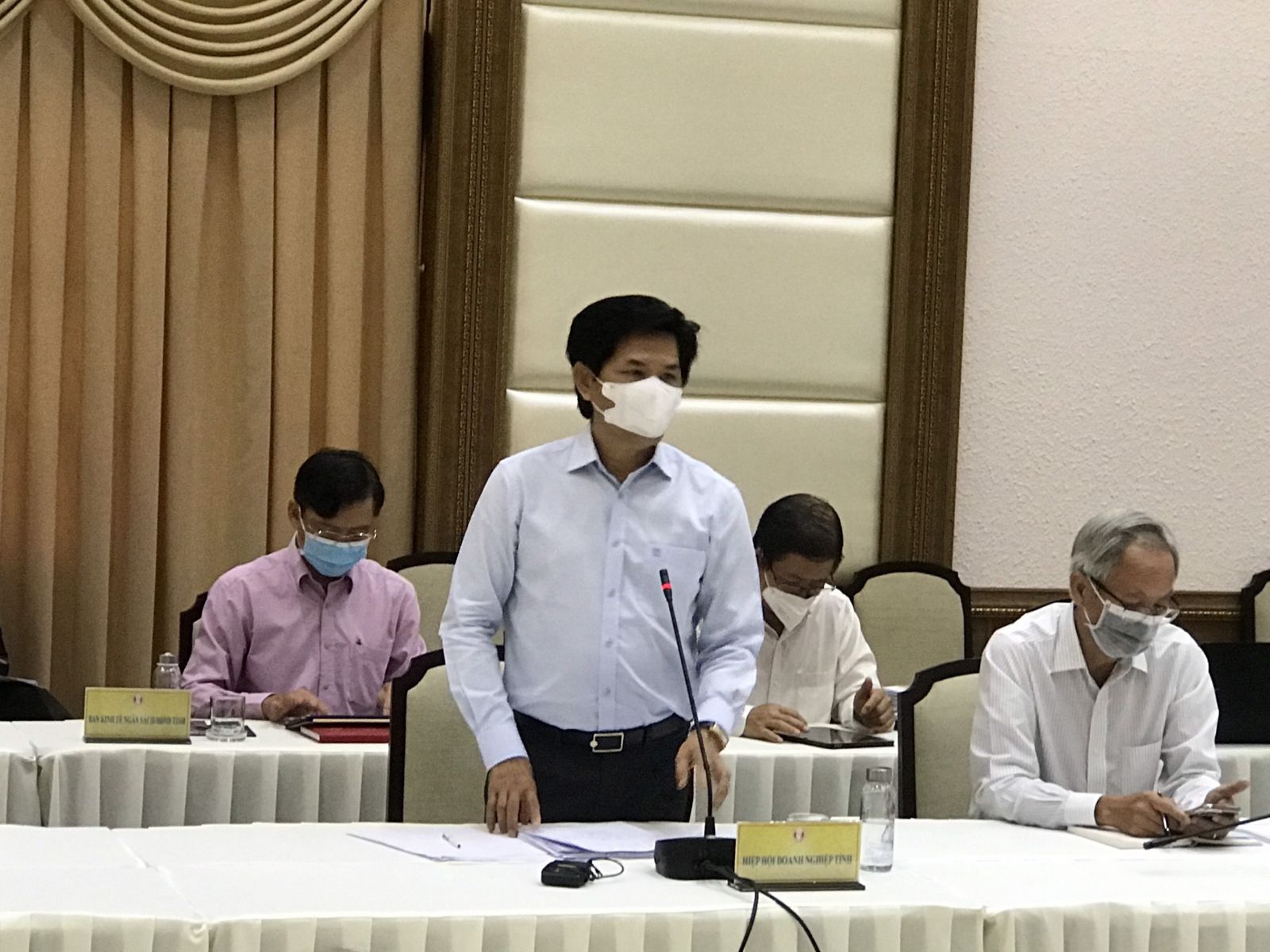 &amp;ocirc;ng Hồ Ch&amp;iacute; Dũng - Chủ tịch Hiệp hội Doanh nghiệp tỉnh Đồng Th&amp;aacute;p ph&amp;aacute;t biểu &amp;yacute; kiến tại điểm cầu UBND tỉnh Đồng Th&amp;aacute;p.