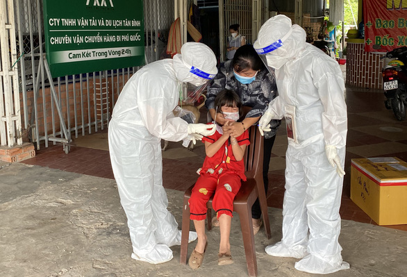 Đẩy nhanh c&amp;ocirc;ng t&amp;aacute;c x&amp;eacute;t nghiệm s&amp;agrave;ng lọc kịp thời để b&amp;oacute;c t&amp;aacute;ch F0
