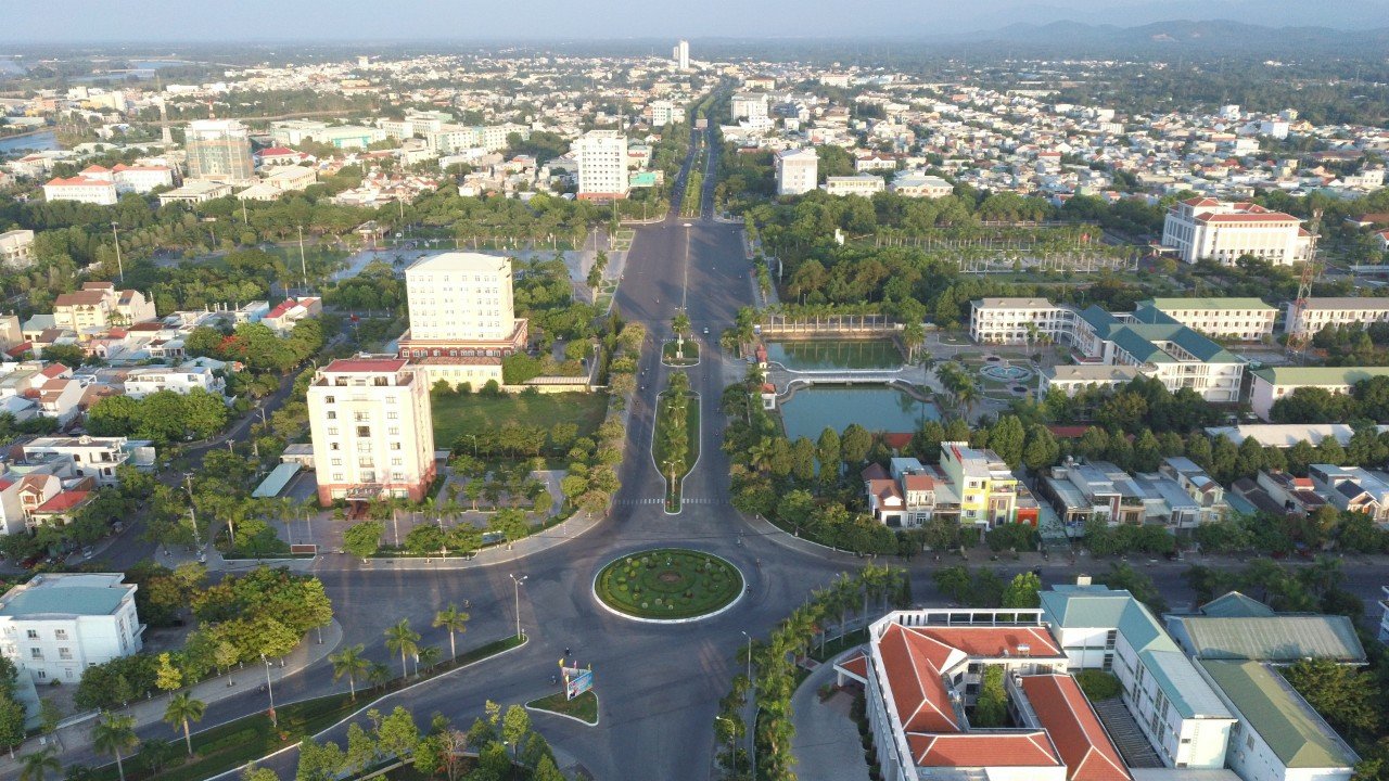 Trước đ&amp;oacute; CTCP Tập đo&amp;agrave;n Mặt trời (Sun Group) đề xuất nghi&amp;ecirc;n cứu đầu tư Khu đ&amp;ocirc; thị v&amp;agrave; cảnh quan hai b&amp;ecirc;n đường Điện Bi&amp;ecirc;n Phủ (đoạn từ s&amp;ocirc;ng Kỳ Ph&amp;uacute; đến quảng trường biển Tam Thanh, TP Tam Kỳ),