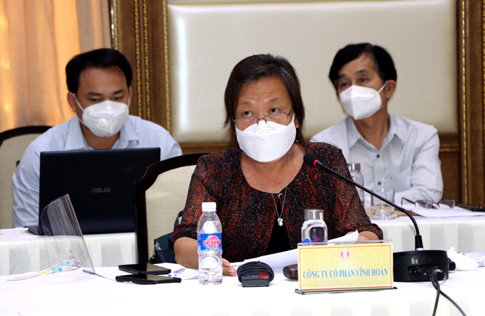 B&amp;agrave; Trương Thị Lệ Khanh &amp;ndash; Chủ tịch HĐQT C&amp;ocirc;ng ty CP Vĩnh Ho&amp;agrave;n đề nghị cấp thẻ xanh cho c&amp;ocirc;ng đo&amp;agrave;n thu hoạch c&amp;aacute; v&amp;agrave; thẻ xanh cho c&amp;ocirc;ng nh&amp;acirc;n li&amp;ecirc;n tỉnh, đơn giản h&amp;oacute;a thủ tục cấp chứng nhận di chuyển; c&amp;oacute; đầu mối giải quyết, hướng dẫn doanh nghiệp.