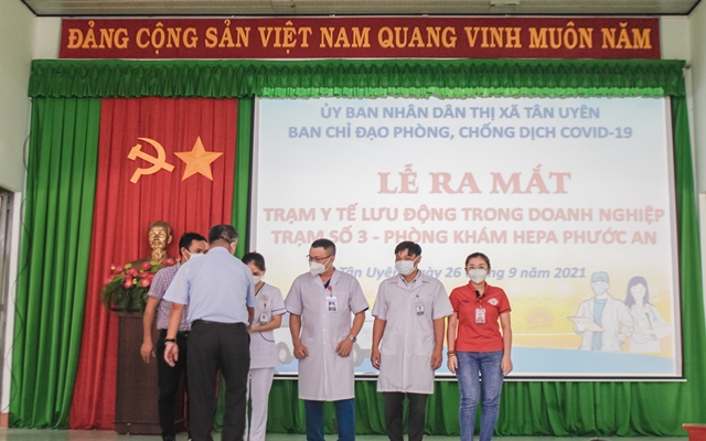 Lãnh đạo T.X Tân Uyên và các Y, Bác Sĩ Trạm Y tế lưu động trong doanh nghiệp – tại Phòng khám đa khoa HEPA Phước An Lãnh đạo T.X Tân Uyên và các Y, Bác Sĩ Trạm Y tế lưu động trong doanh nghiệp – tại Phòng khám đa khoa HEPA Phước An
