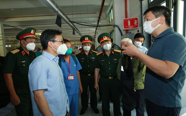 Ph&amp;oacute; Thủ tướng Vũ Đức Đam trao đổi tại C&amp;ocirc;ng ty Pungkook, Khu C&amp;ocirc;ng nghiệp S&amp;oacute;ng Thần 2, TP. Dĩ An. Ph&amp;oacute; Thủ tướng Vũ Đức Đam