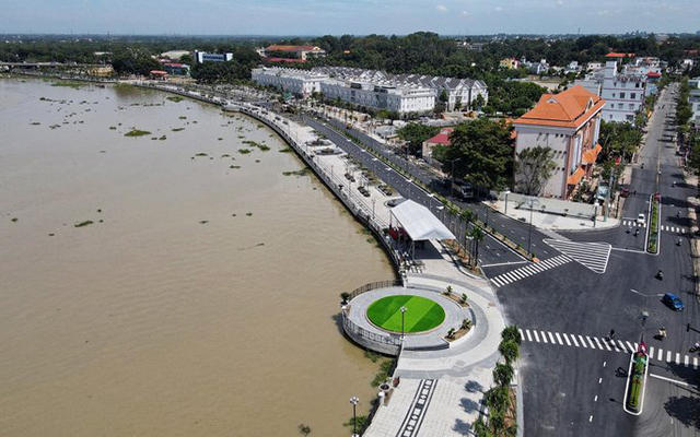 Phố đi  bộ Bạch Đằng nh&amp;igrave;n từ tr&amp;ecirc;n cao