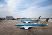 Vietnam Airlines: Thua lỗ nặng, âm vốn chủ 4.900 tỷ đồng vẫn chi hàng chục tỷ thưởng nhân viên