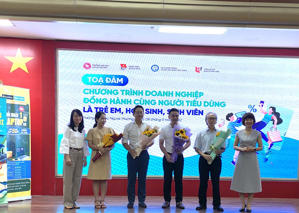 L&amp;atilde;nh đạo Cục Cạnh tranh v&amp;agrave; Bảo vệ người ti&amp;ecirc;u d&amp;ugrave;ng c&amp;ugrave;ng đại diện c&amp;aacute;c doanh nghiệp