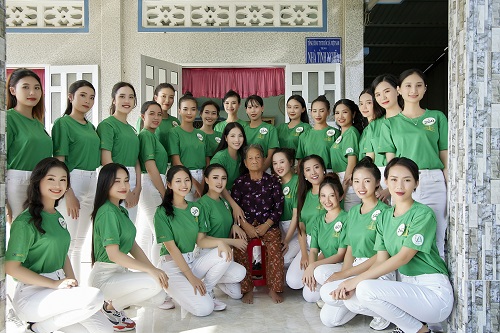 C&amp;aacute;c th&amp;iacute; sinh thăm mẹ Việt Nam anh h&amp;ugrave;ng