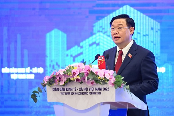 Chủ tịch Quốc hội Vương Đ&amp;igrave;nh Huệ ph&amp;aacute;t biểu khai mạc Diễn đ&amp;agrave;n (Ảnh: Ban Tổ chức)