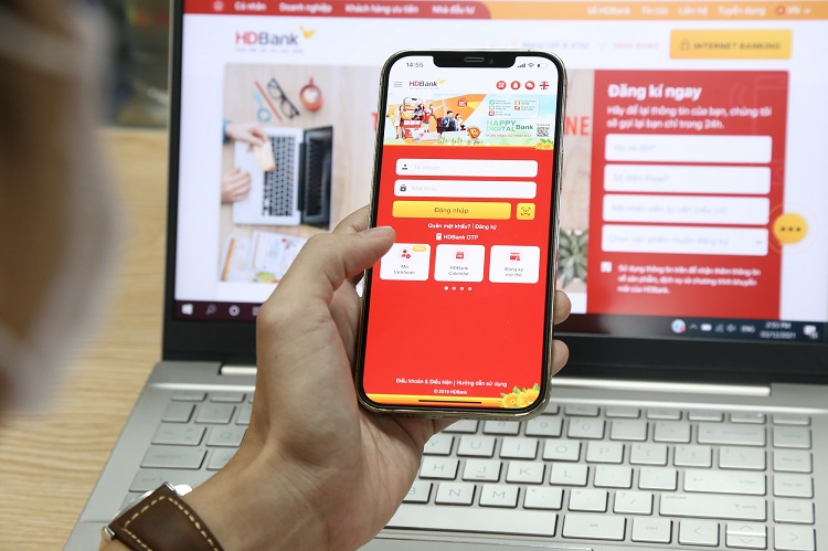 Kh&amp;aacute;ch h&amp;agrave;ng của HDBank dễ d&amp;agrave;ng mua ngoại tệ mặt ngay tr&amp;ecirc;n Internet Banking v&amp;agrave; nhận tiền tại địa điểm thuận tiện nhất