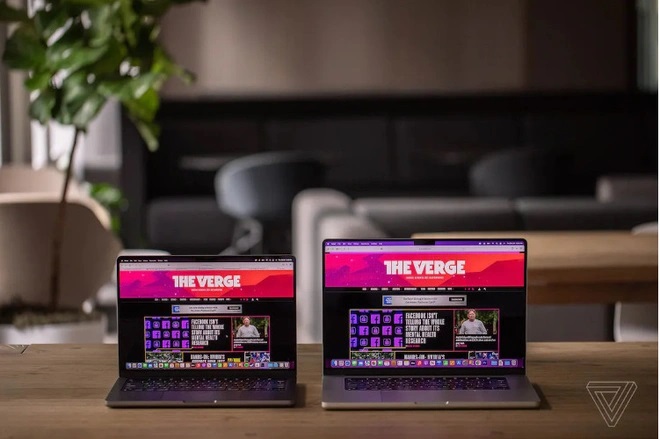 MacBook Pro 14 v&amp;agrave; 16 inch sẽ được tr&amp;igrave;nh l&amp;agrave;ng v&amp;agrave;o cuối năm nay. Ảnh: The Verge.