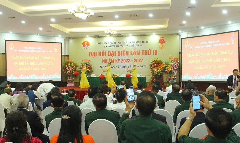 Mở đầu Đại hội l&amp;agrave; c&amp;aacute;c tiết mục văn nghệ đặc sắc trang trọng.