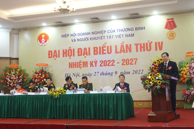 Ph&amp;oacute; Chủ tịch Đặng Văn Thanh th&amp;ocirc;ng qua kết quả bầu Ban chấp h&amp;agrave;nh Hiệp hội nhiệm kỳ 2022-2027.