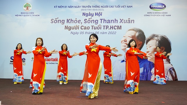 Với mong muốn chăm s&amp;oacute;c cho người cao tuổi cả về thể chất lẫn tinh thần, Vinamilk sẽ đồng h&amp;agrave;nh c&amp;ugrave;ng c&amp;aacute;c Hội, ban ng&amp;agrave;nh để tổ chức th&amp;ecirc;m nhiều hoạt động &amp;yacute; nghĩa trong thời gian tới.
