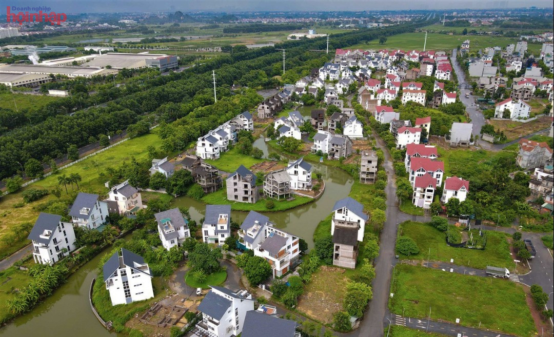 Khuyến kh&amp;iacute;ch ph&amp;aacute;t triển c&amp;aacute;c loại h&amp;igrave;nh nh&amp;agrave; ở sinh th&amp;aacute;i, tiết kiệm năng lượng, th&amp;acirc;n thiện với m&amp;ocirc;i trường. Kh&amp;ocirc;ng gian nh&amp;agrave; ở tổ chức ph&amp;ugrave; hợp đặc điểm sản xuất của hộ gia đ&amp;igrave;nh...