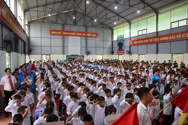 Lễ Ch&amp;agrave;o cờ ch&amp;agrave;o đ&amp;oacute;n năm học mới 2023 - 2024 của Thầy v&amp;agrave; tr&amp;ograve; Cụm trường MN - PTDTBT- TH v&amp;agrave; THCS Nậm Chạc, huyện B&amp;aacute;t X&amp;aacute;t, tỉnh L&amp;agrave;o Cai.