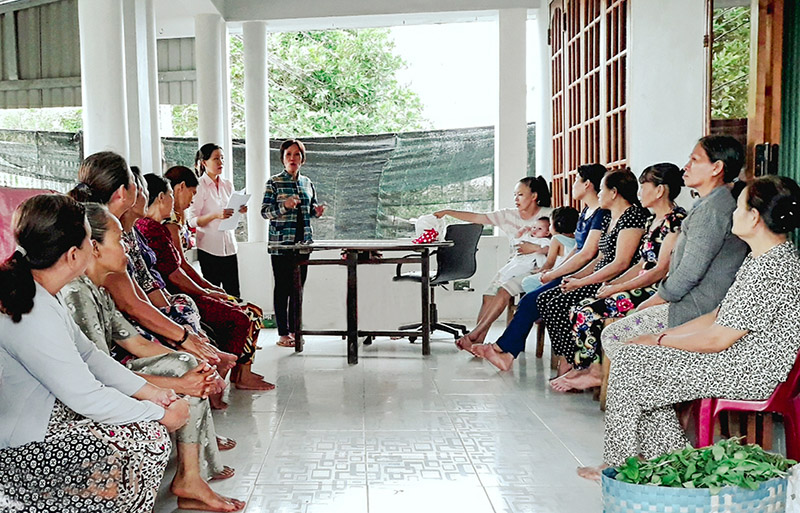 Tuy&amp;ecirc;n truyền ph&amp;ograve;ng, chống tệ nạn x&amp;atilde; hội cho hội vi&amp;ecirc;n, phụ nữ của Chi hội phụ nữ ấp T&amp;acirc;n Thuận B, x&amp;atilde; T&amp;acirc;n Dương, huyện Lai Vung