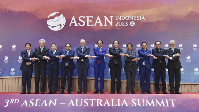 Thủ tướng Phạm Minh Ch&amp;iacute;nh v&amp;agrave; Trưởng đo&amp;agrave;n c&amp;aacute;c nước tham dự Hội nghị Cấp cao ASEAN-Australia lần thứ 3. Cuối năm 2023, Đối thoại cao cấp ASEAN-Australia về Biến đổi kh&amp;iacute; hậu v&amp;agrave; Chuyển đổi năng lượng do Australia, Việt Nam v&amp;agrave; L&amp;agrave;o đồng chủ tr&amp;igrave; tổ chức tại H&amp;agrave; Nội được tr&amp;ocirc;ng đợi sẽ đ&amp;oacute;ng g&amp;oacute;p thiết thực cho nỗ lực chuyển đổi xanh hướng tới ph&amp;aacute;t triển bền vững - Ảnh: VGP