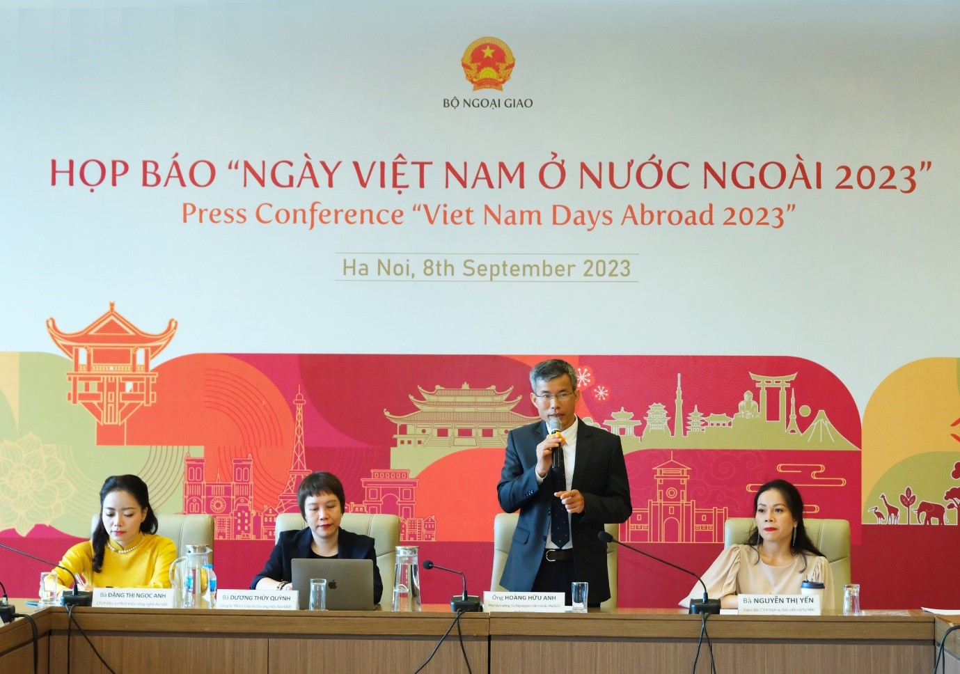 &amp;Ocirc;ng Ho&amp;agrave;ng Hữu Anh - Ph&amp;oacute; Vụ trưởng Vụ Ngoại giao Văn h&amp;oacute;a - UNESCO (Bộ Ngoại giao) ph&amp;aacute;t biểu khai mạc họp b&amp;aacute;o &amp;ldquo;Ng&amp;agrave;y Việt Nam ở nước ngo&amp;agrave;i 2023&amp;rdquo;