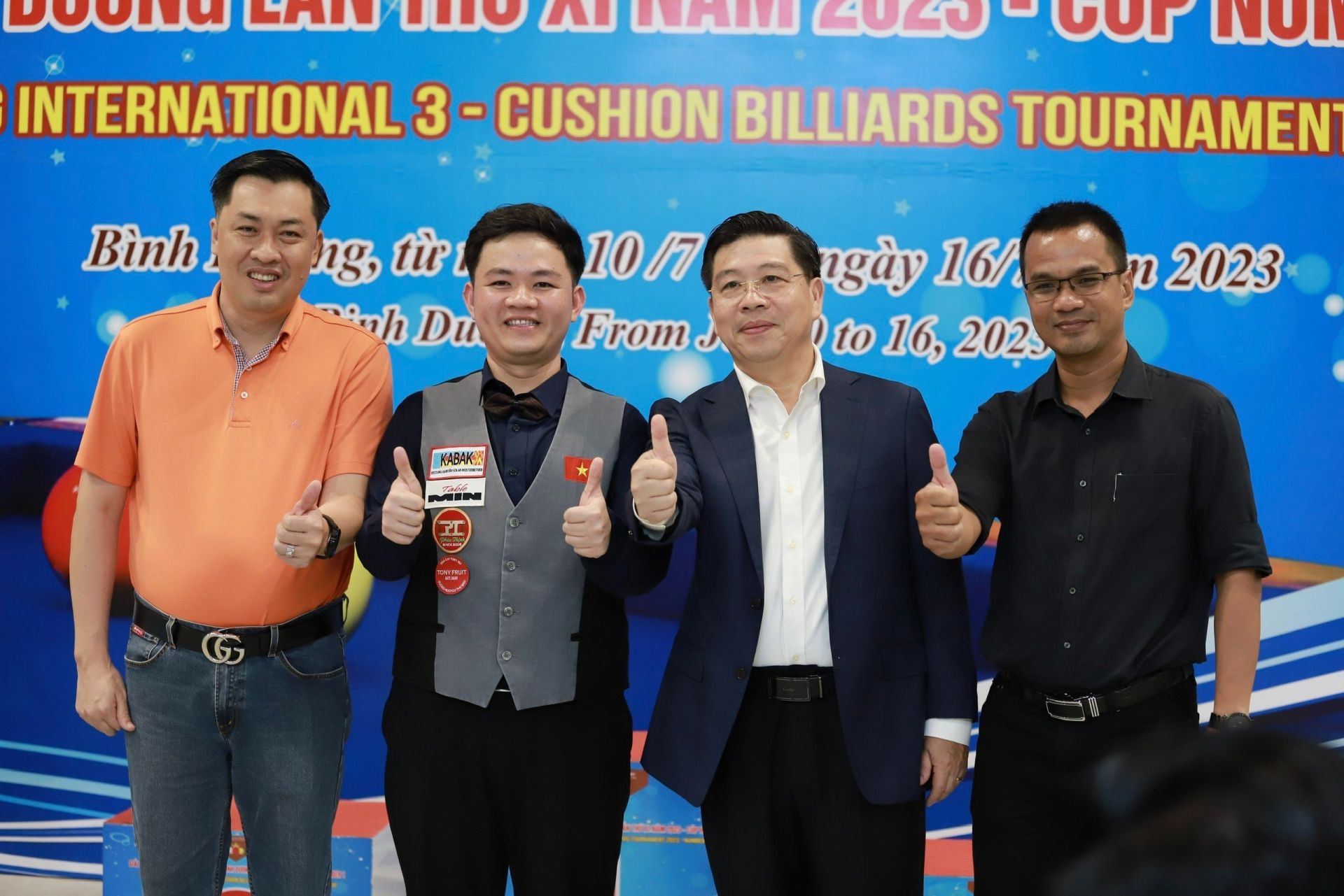Bao Phương Vinh được tỉnh B&amp;igrave;nh Dương đầu tư, cọ x&amp;aacute;t nhiều tại nhiều giải đấu thời gian qua. Năm 2023 Bao Phương Vinh đạt chức v&amp;ocirc; địch tại Giải Billiards carom 3 băng quốc tế B&amp;igrave;nh Dương với sự c&amp;oacute; mặt của &amp;ocirc;ng L&amp;ecirc; Sơn Hải, chủ tịch Li&amp;ecirc;n đo&amp;agrave;n Billiards &amp;amp; Snooker Việt Nam