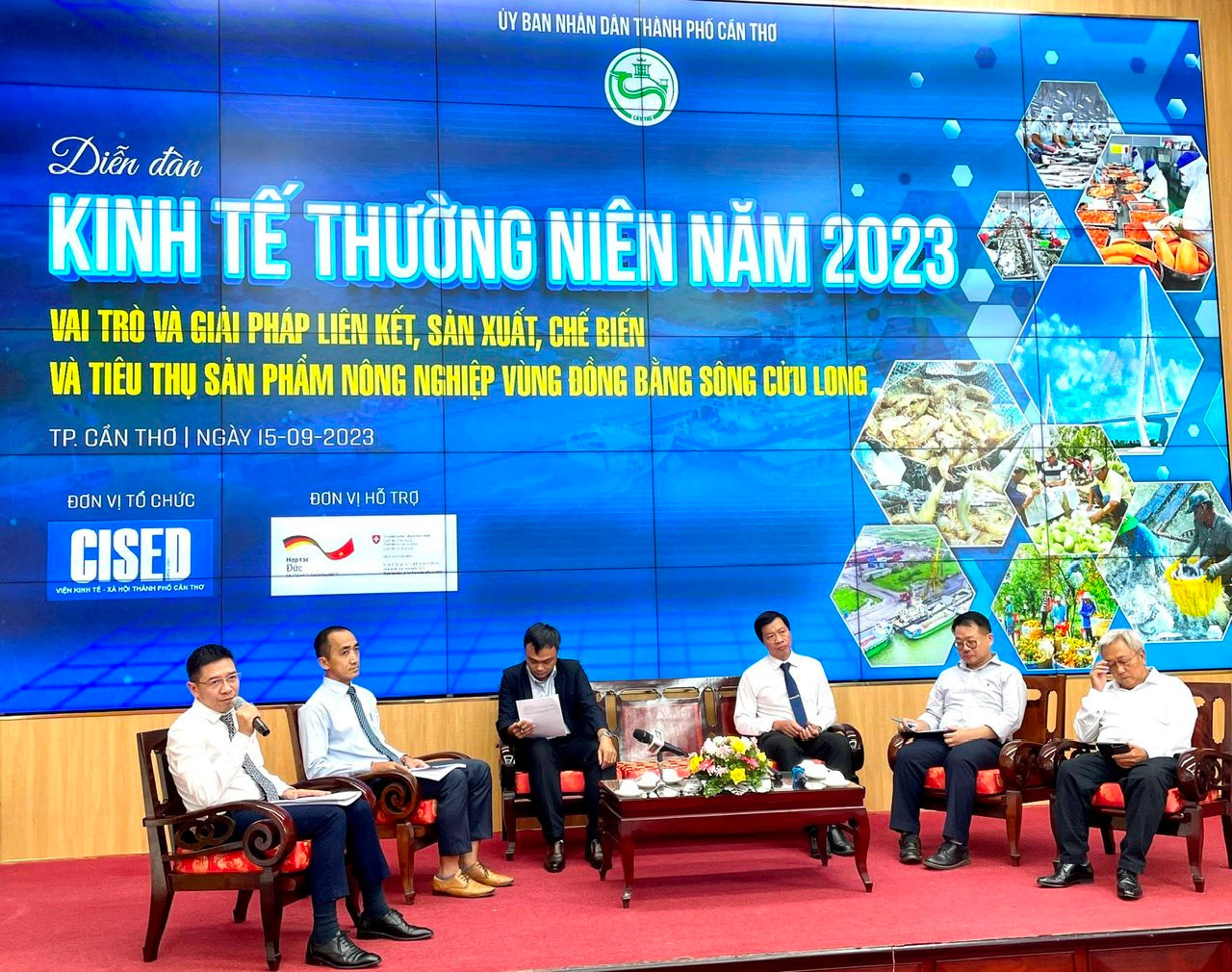 Tại Diễn đ&amp;agrave;n, c&amp;aacute;c chuy&amp;ecirc;n gia đ&amp;atilde; trao đổi, chia sẻ, thảo luận kinh nghiệm từ c&amp;aacute;c dự &amp;aacute;n triển khai th&amp;agrave;nh c&amp;ocirc;ng, hiến kế giải ph&amp;aacute;p khả thi,