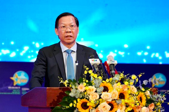 Chủ tịch UBND TP.HCM Phan Văn M&amp;atilde;i ph&amp;aacute;t biểu tại chương tr&amp;igrave;nh