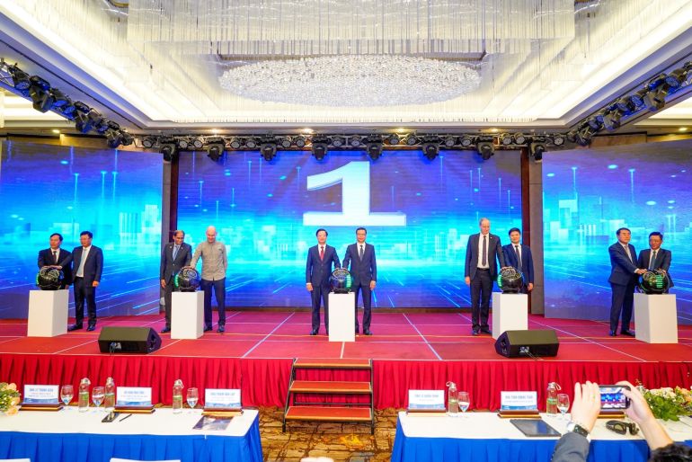 L&amp;atilde;nh đạo Bộ KH&amp;amp;CN, l&amp;atilde;nh đạo th&amp;agrave;nh phố v&amp;agrave; đại biểu nhấn n&amp;uacute;t Khai mạc Techfest Hải Ph&amp;ograve;ng 2023.