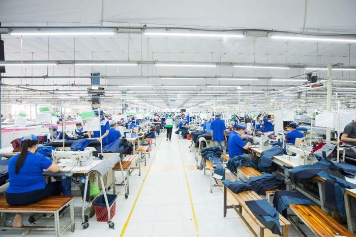 Xuất khẩu h&amp;agrave;ng dệt may 8 th&amp;aacute;ng 2023 đ&amp;atilde; sụt giảm 3,79 tỷ USD so với c&amp;ugrave;ng kỳ.