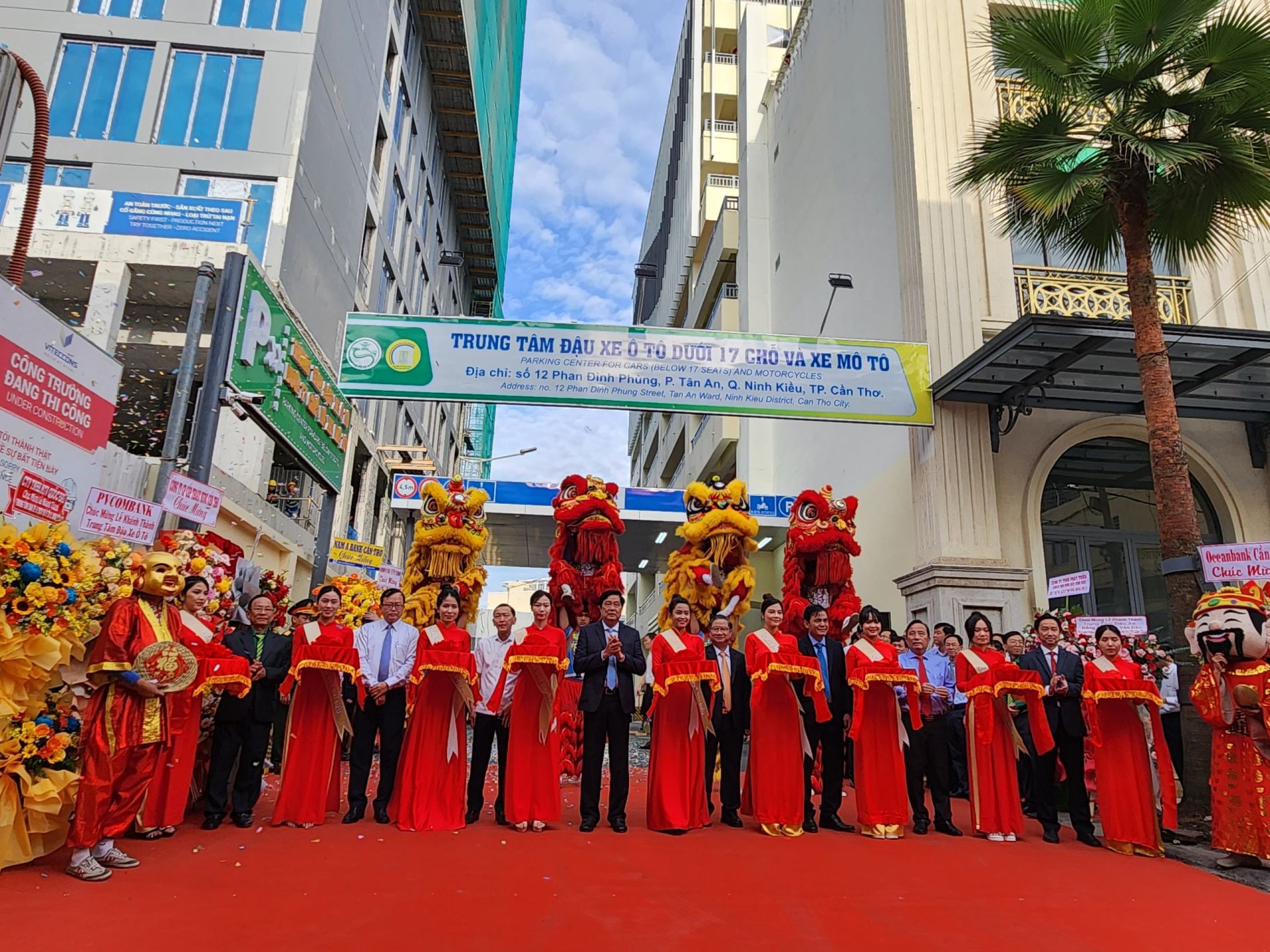 Kh&amp;aacute;nh th&amp;agrave;nh trung t&amp;acirc;m đậu xe &amp;ocirc; t&amp;ocirc; lớn nhất cả nước