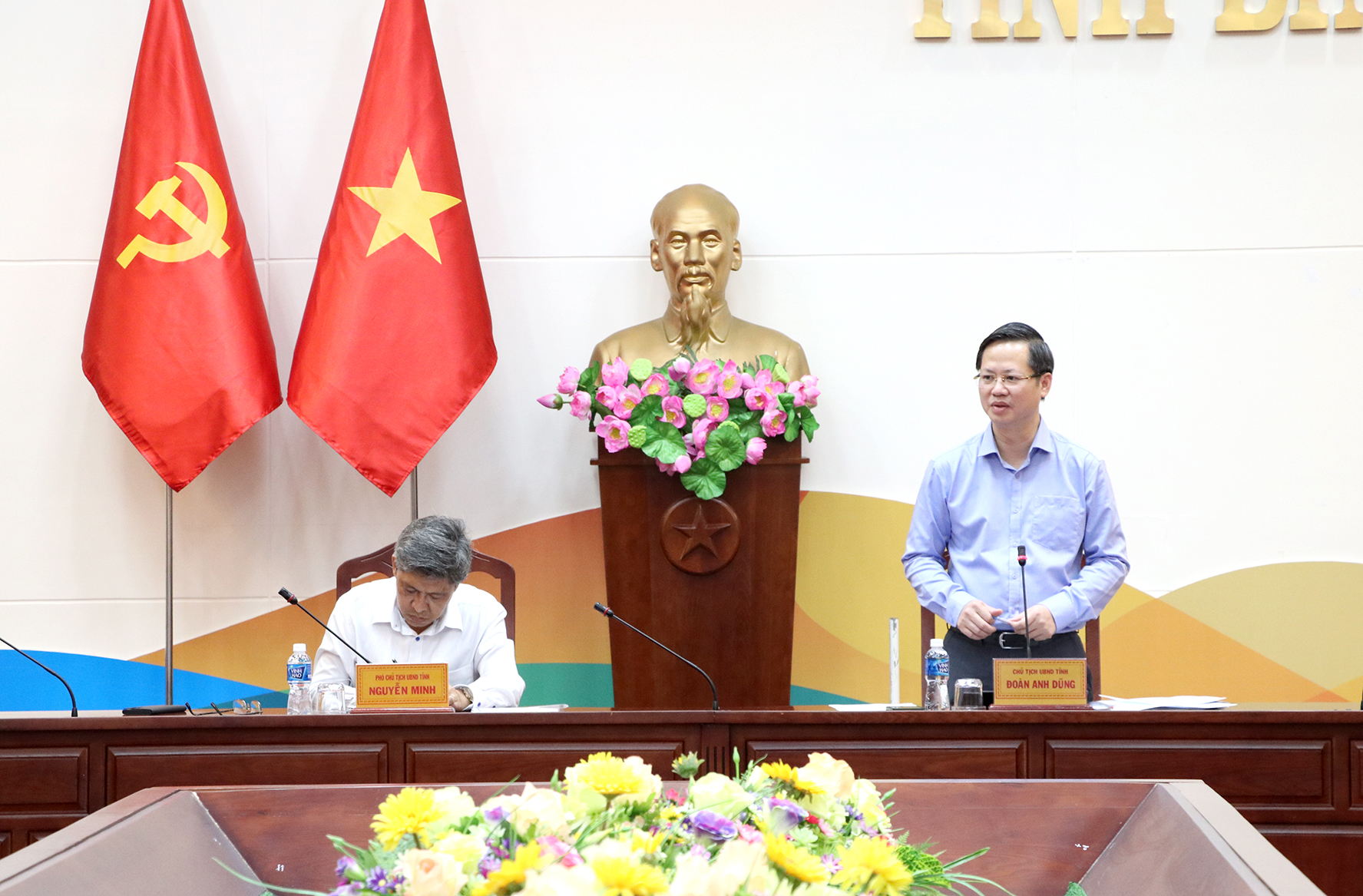 Chủ tịch UBND tỉnh Đo&amp;agrave;n Anh Dũng nhấn mạnh, thời gian qua UBND tỉnh đ&amp;atilde; thường xuy&amp;ecirc;n chỉ đạo c&amp;aacute;c sở, ng&amp;agrave;nh phối hợp c&amp;aacute;c địa phương r&amp;agrave; so&amp;aacute;t tiến độ thực hiện, những kh&amp;oacute; khăn, vướng mắc của c&amp;aacute;c dự &amp;aacute;n để kịp thời tham mưu cấp c&amp;oacute; thẩm quyền chỉ đạo th&amp;aacute;o gỡ, đảm bảo cải thiện tốt hơn m&amp;ocirc;i trường đầu tư, nhằm đẩy mạnh hiệu quả thu h&amp;uacute;t đầu tư của tỉnh