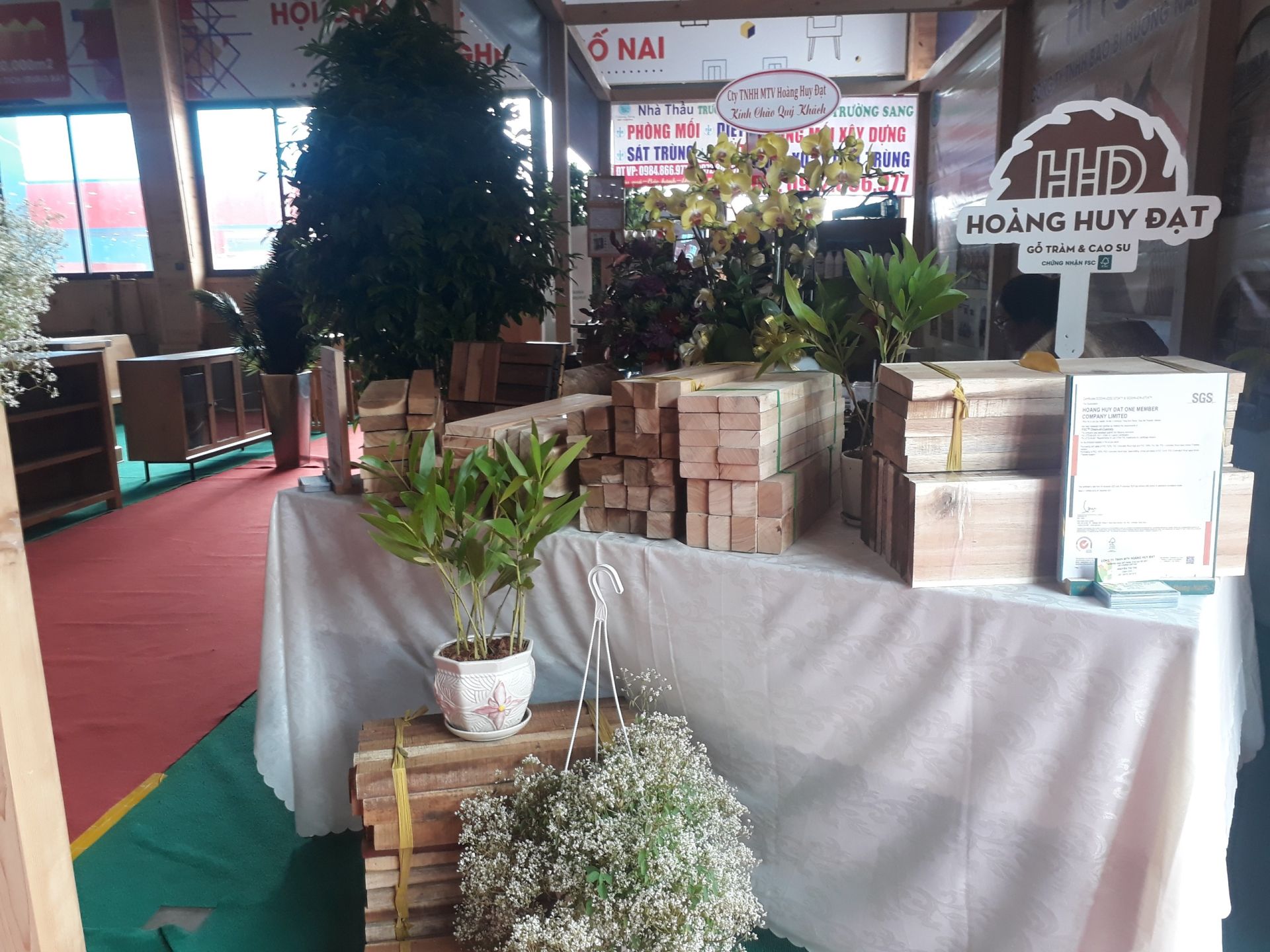 Hội chợ thu h&amp;uacute;t c&amp;aacute;c Doanh nghiệp ng&amp;agrave;nh gỗ tham gia gian h&amp;agrave;ng, giới thiệu sản phẩm