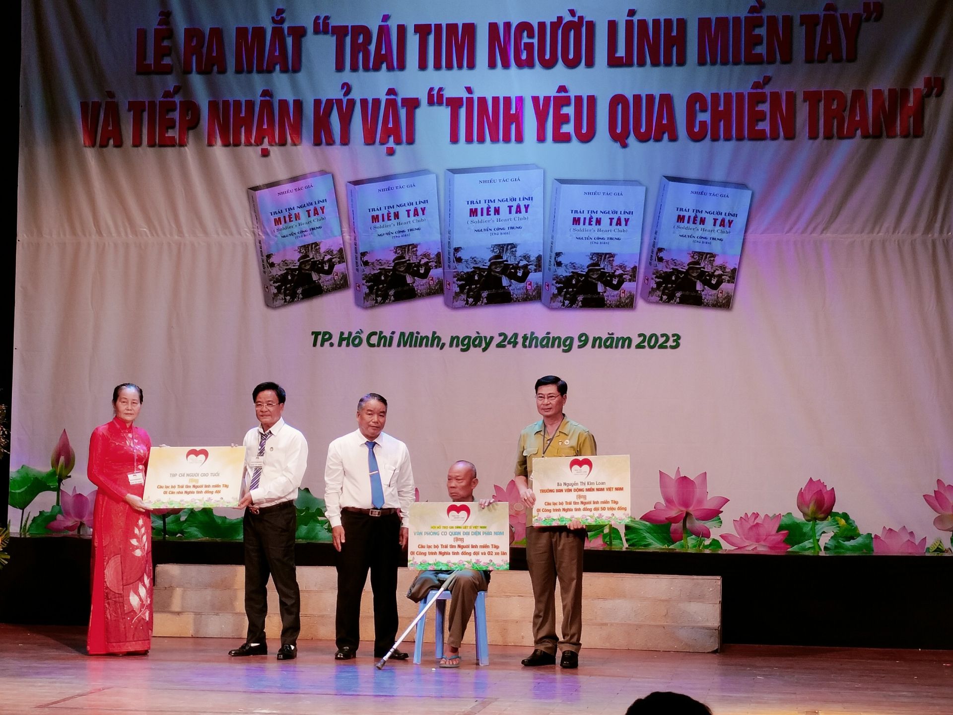 Văn ph&amp;ograve;ng Cơ quan Đại diện ph&amp;iacute;a Nam Hội Hỗ trợ Gia đ&amp;igrave;nh liệt sĩ Việt Nam tặng 1 c&amp;ocirc;ng tr&amp;igrave;nh sửa chữa nh&amp;agrave; Nghĩa t&amp;igrave;nh Đồng đội