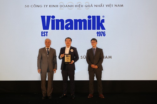 &amp;Ocirc;ng Đỗ Thanh Tuấn - Gi&amp;aacute;m đốc Đối ngoại Vinamilk - nhận danh hiệu Top 50 C&amp;ocirc;ng ty kinh doanh hiệu quả nhất Việt Nam