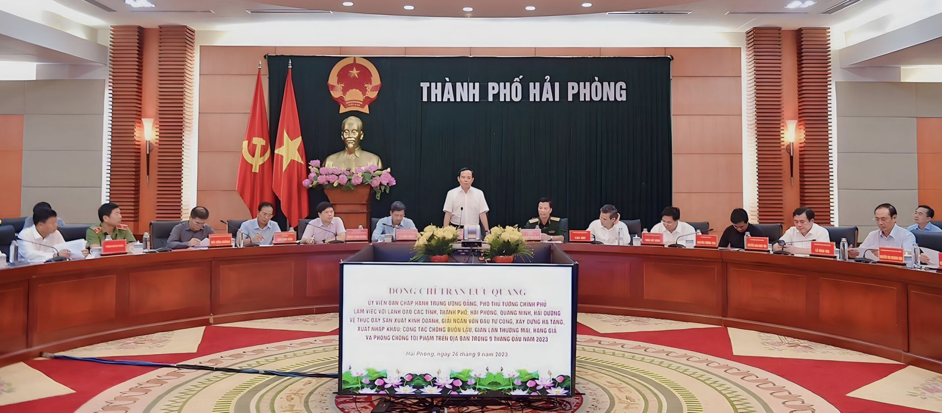 Ảnh to&amp;agrave;n cảnh