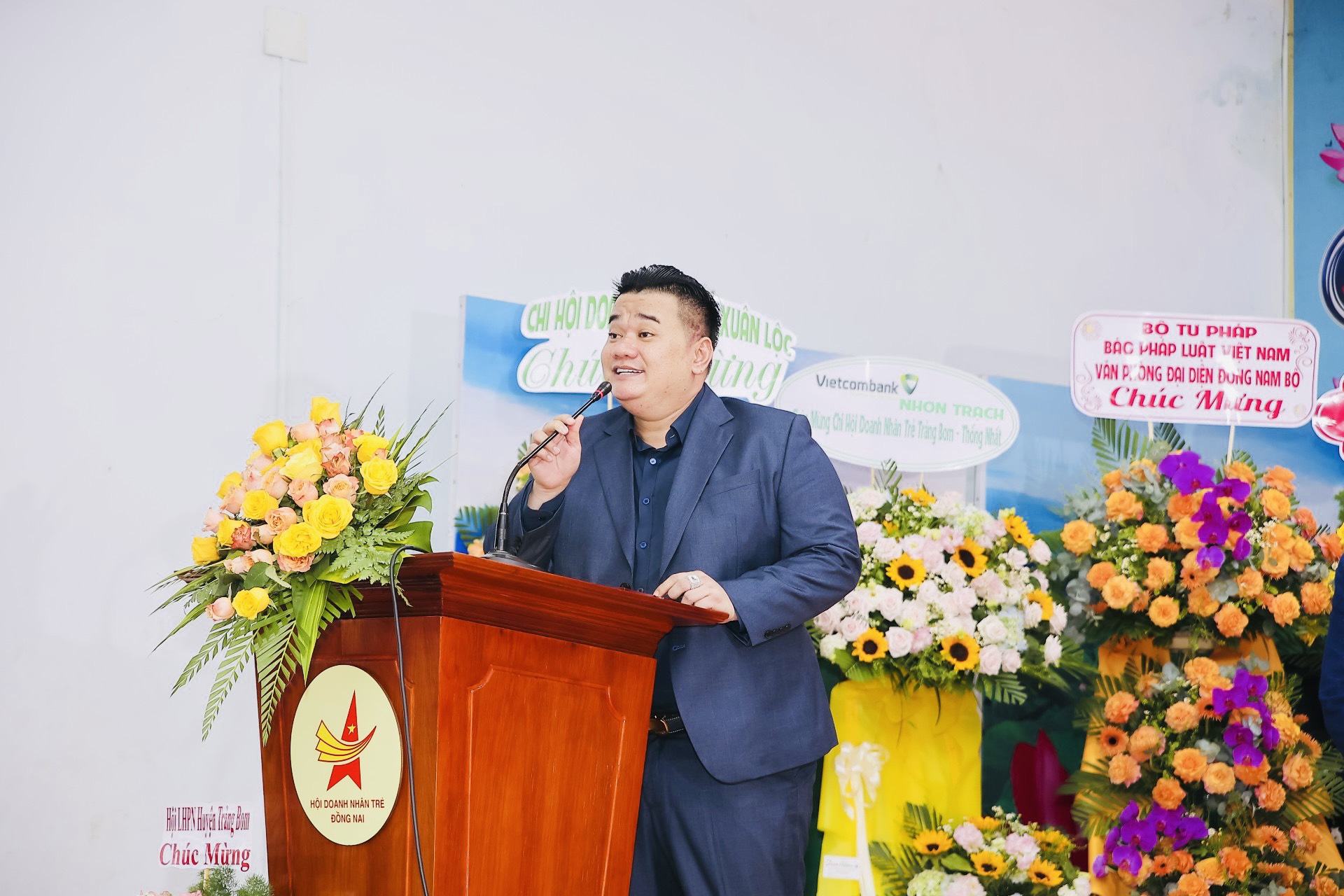 Anh Nguyễn Duy Khương, Chủ Tịch hội đồng quản trị C&amp;ocirc;ng Ty Cổ Phần Đầu Tư Thương Mại 939 (939 Group), Uỷ Vi&amp;ecirc;n Ban Chấp H&amp;agrave;nh Hội Doanh Nh&amp;acirc;n Trẻ Tỉnh Đồng Nai được hiệp thương đề cử l&amp;agrave;m Chi Hội Trưởng Chi Hội Doanh Nh&amp;acirc;n Trẻ Huyện Trảng Bom - Thống Nhất.