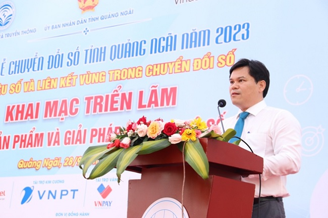 Ph&amp;oacute; Chủ tịch UBND tỉnh Trần Phước Hiền ph&amp;aacute;t biểu khai mạc Triển l&amp;atilde;m