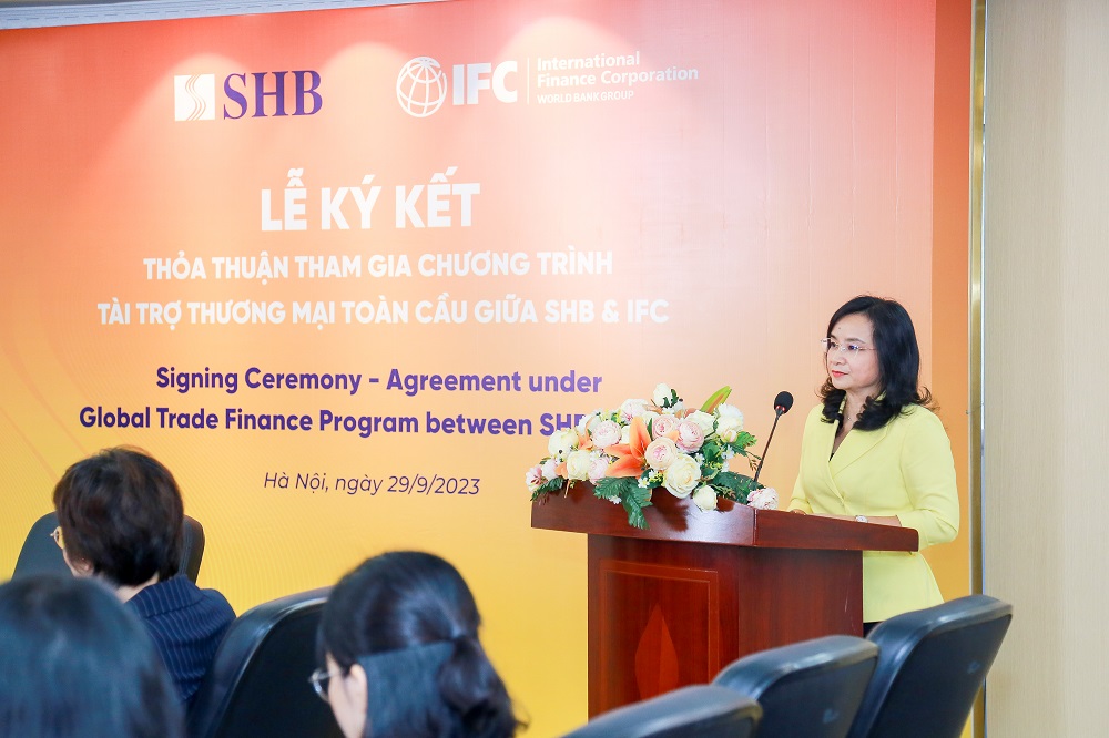 Tổng Gi&amp;aacute;m đốc Ng&amp;ocirc; Thu H&amp;agrave; chia sẻ SHB sẽ tiếp tục n&amp;acirc;ng cao hơn nữa năng lực cho vay doanh nghiệp vừa v&amp;agrave; nhỏ, doanh nghiệp nữ chủ v&amp;agrave; ph&amp;aacute;t triển c&amp;aacute;c dự &amp;aacute;n xanh ở Việt Nam.