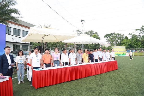 C&amp;aacute;c đại biểu trong lễ khai mạc giải b&amp;oacute;ng đ&amp;aacute;