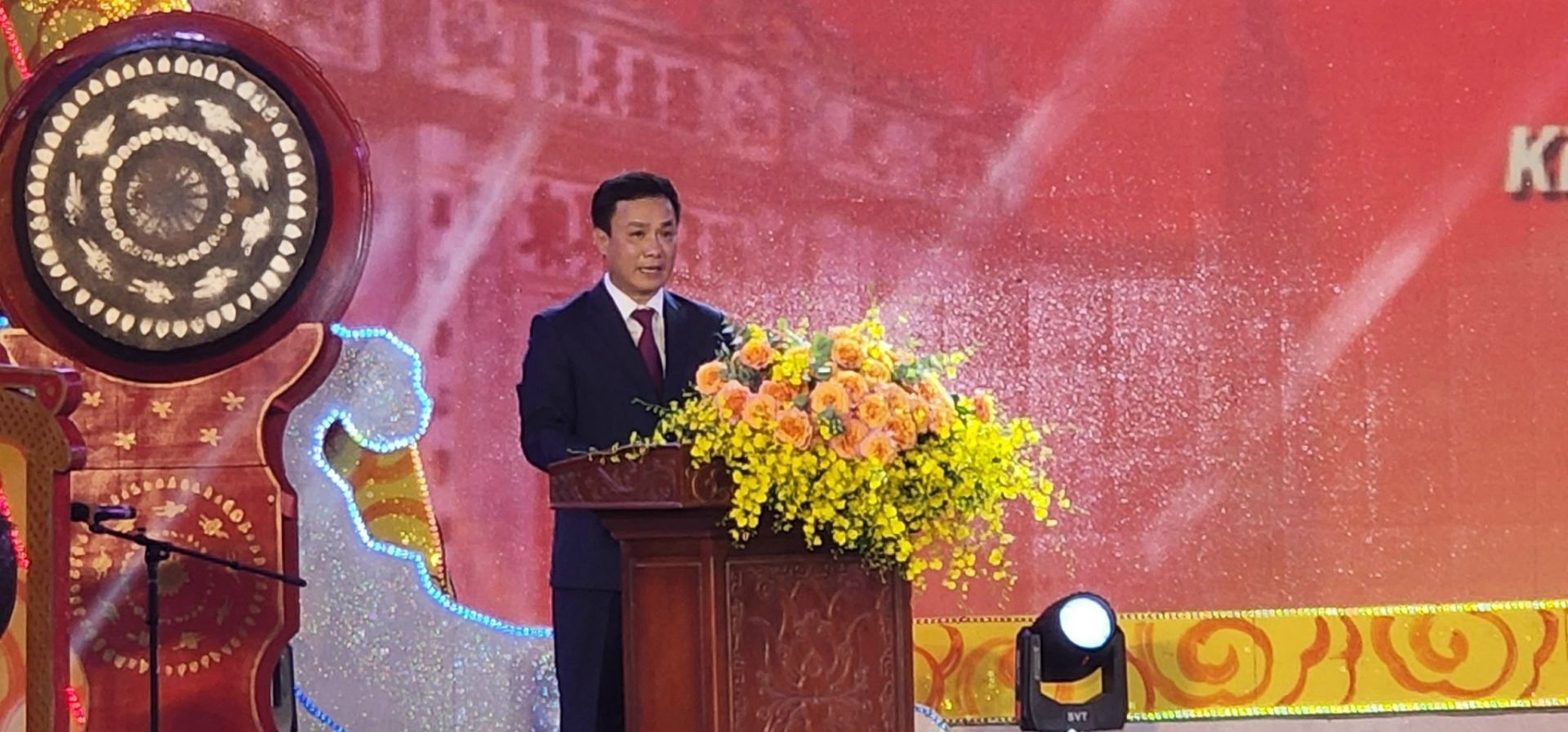 &amp;Ocirc;ng  Triệu Thế H&amp;ugrave;ng, Ph&amp;oacute; B&amp;iacute; thư Tỉnh ủy, Chủ tịch UBND tỉnh Hải Dương đọc diễn văn tại lễ tưởng niệm