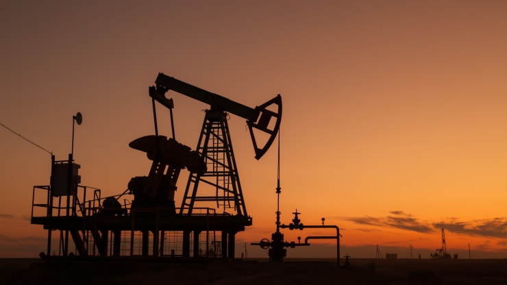 Gi&amp;aacute; dầu WTI v&amp;agrave; Brent tiếp tục giảm