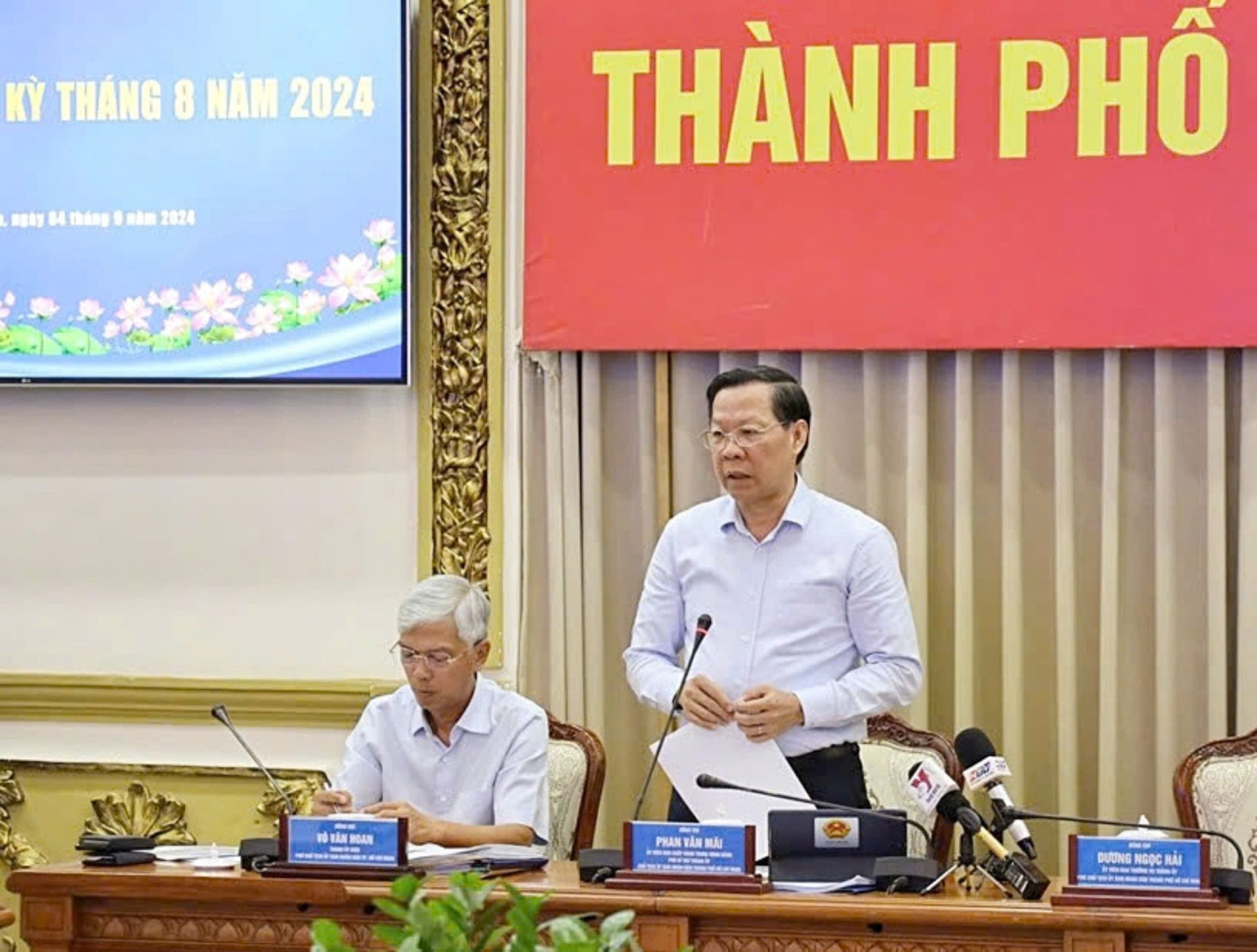 Chủ tịch UBND TP. Hồ Ch&amp;iacute; Minh - &amp;ocirc;ng Phan Văn M&amp;atilde;i ph&amp;aacute;t biểu tại phi&amp;ecirc;n họp thường kỳ s&amp;aacute;ng nay ng&amp;agrave;y 04/9/2024