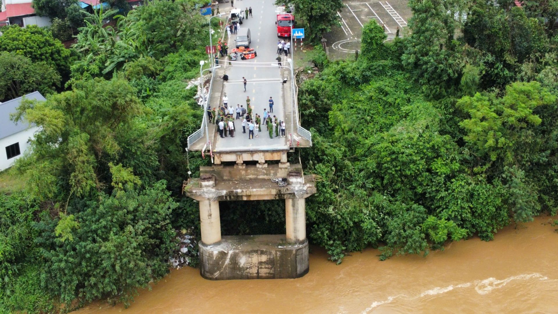 Cầu Phong Ch&amp;acirc;u - đoạn kết nối x&amp;atilde; Vạn Xu&amp;acirc;n, huyện Tam N&amp;ocirc;ng