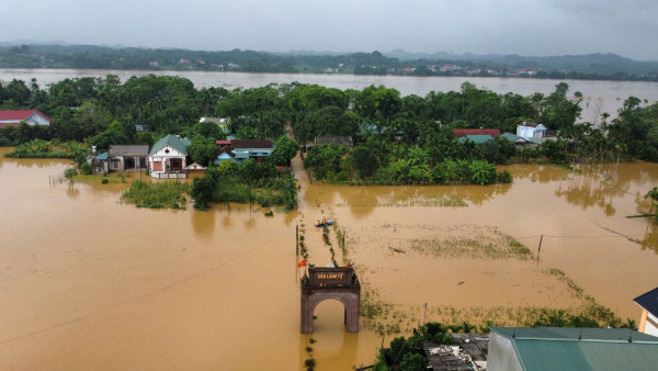 Hạ Hòa (Phú Thọ): Nước sông Hồng dâng cao, 289 hộ dân phải di dời khẩn cấp