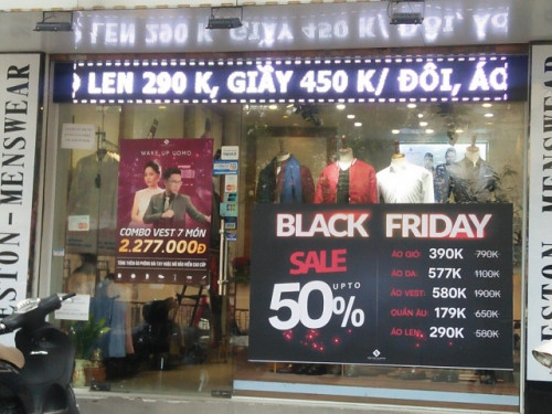 Giảm giá ăn theo Black Friday: Người tiêu dùng bị móc túi