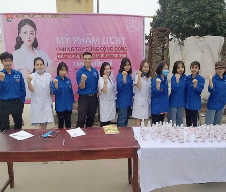 Mỹ phẩm Li’Chy tặng gel rửa tay sát khuẩn phòng dịch bệnh tại nhiều tỉnh thành