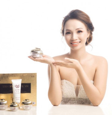 Mai Ái Thi: Phù thủy điều trị nám