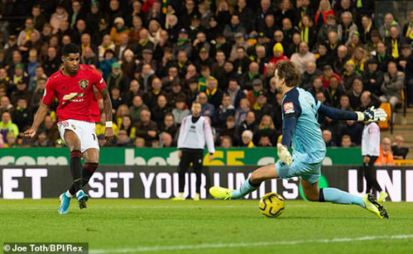 Dễ dàng đánh bại Norwich, MU nhảy vọt 7 bậc trên Bảng xếp hạng