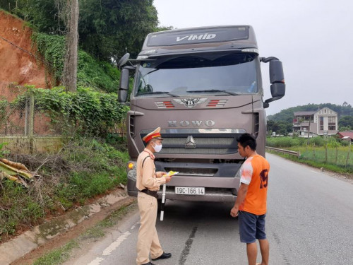 CSGT Phú Thọ phát huy vai trò nòng cốt đảm bảo TTATGT và nỗ lực phòng chống tội phạm